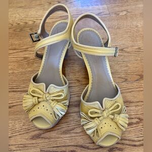 Miss Albright Yellow Sandals with Bow Detail